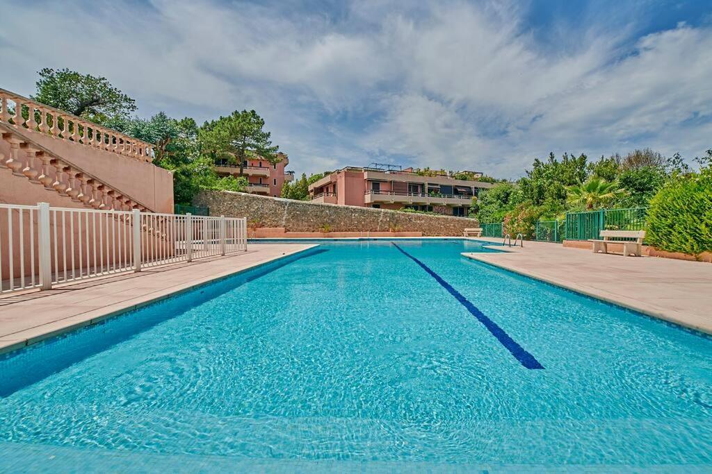 Апартаменты Sunrise -Swimming-Pool-Saint-Tropez Center-Parking Экстерьер фото